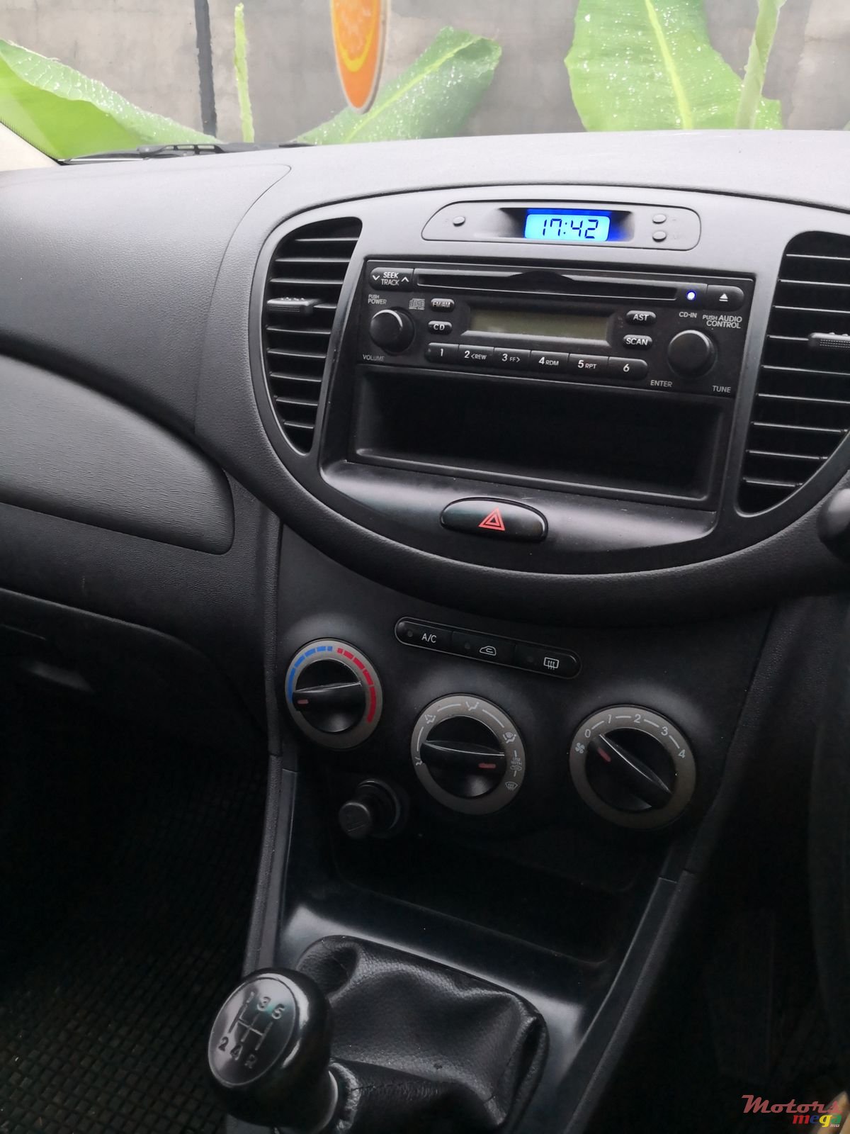 2012' Hyundai i10 photo #2