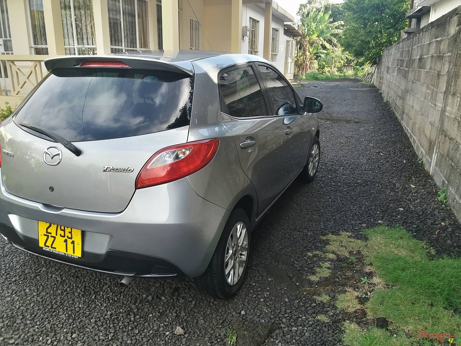 2011' Mazda Demio 2011 photo #2