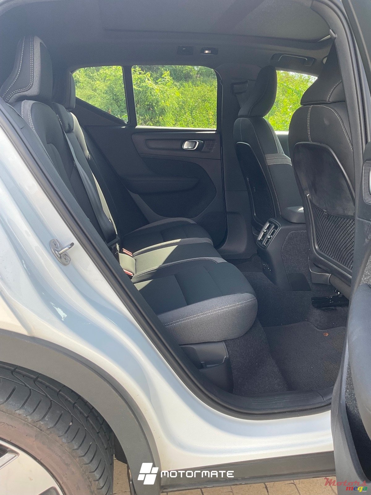 2023' Volvo XC40 P8 ULTIMATE photo #5