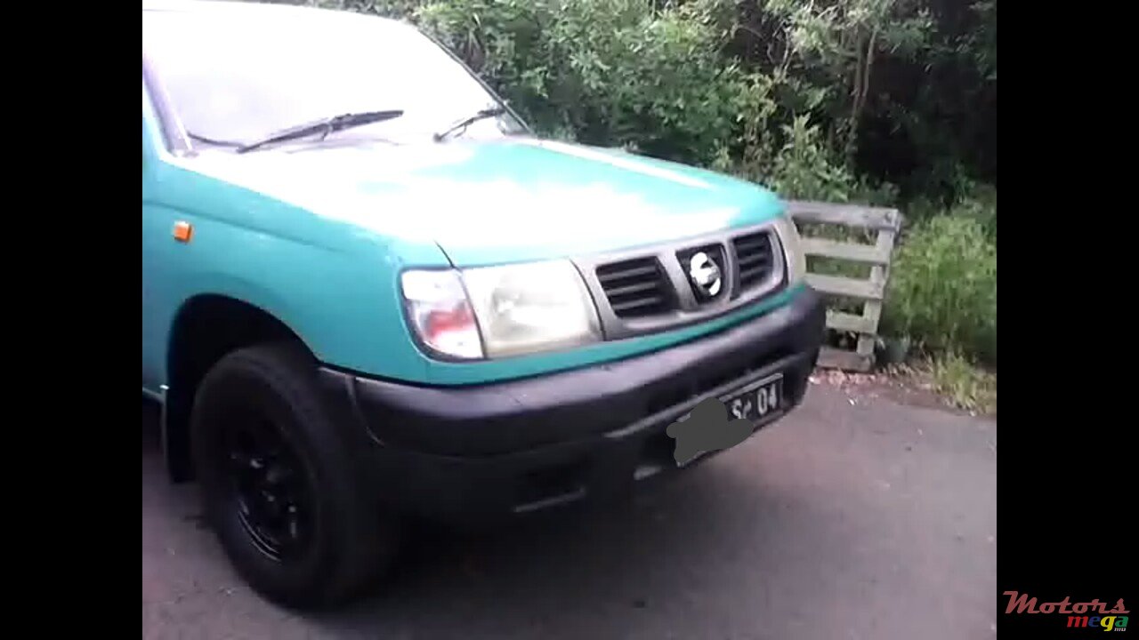 2004' Nissan Hardbody photo #1