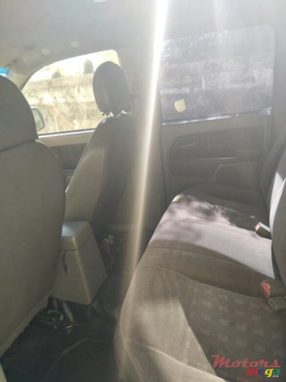 2003' Isuzu D-Max photo #4