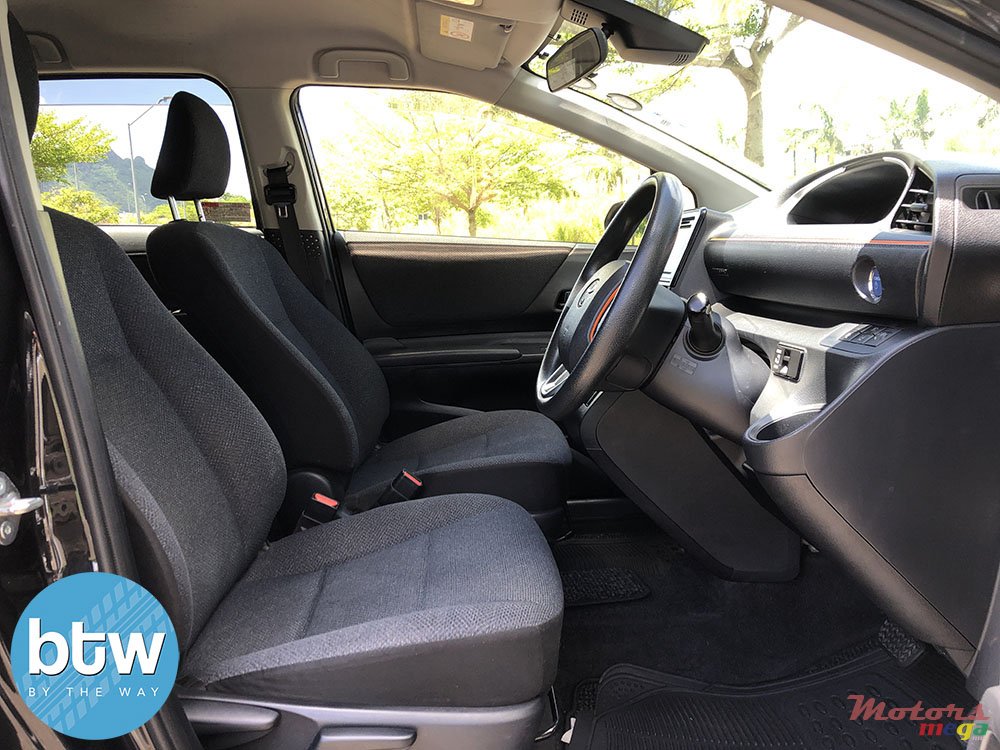 2016' Toyota SIENTA 7-SEATER photo #5