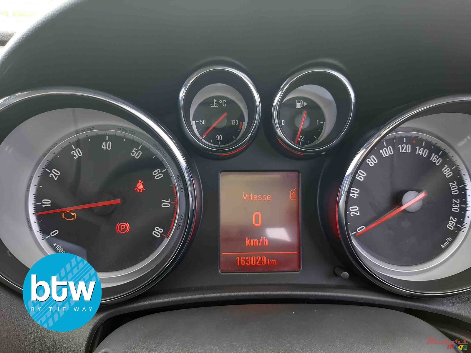 2014' Opel Astra photo #7