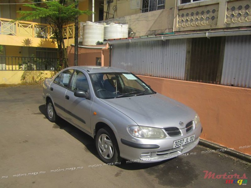 2000' Nissan Sunny photo #1