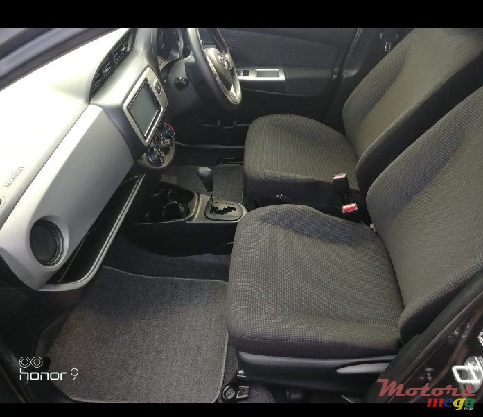 2015' Toyota Vitz photo #2