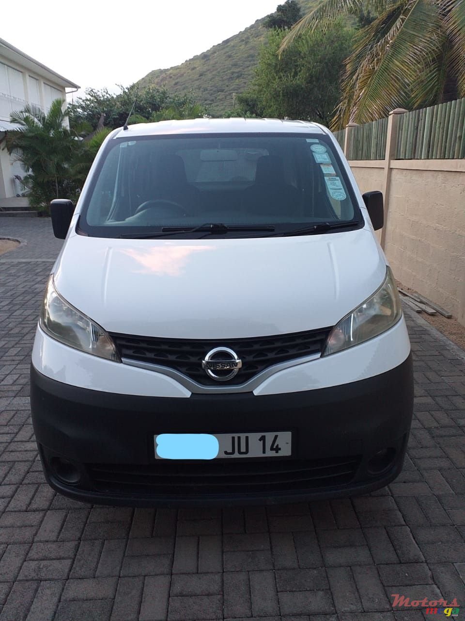 2014' Nissan NV 200 photo #3