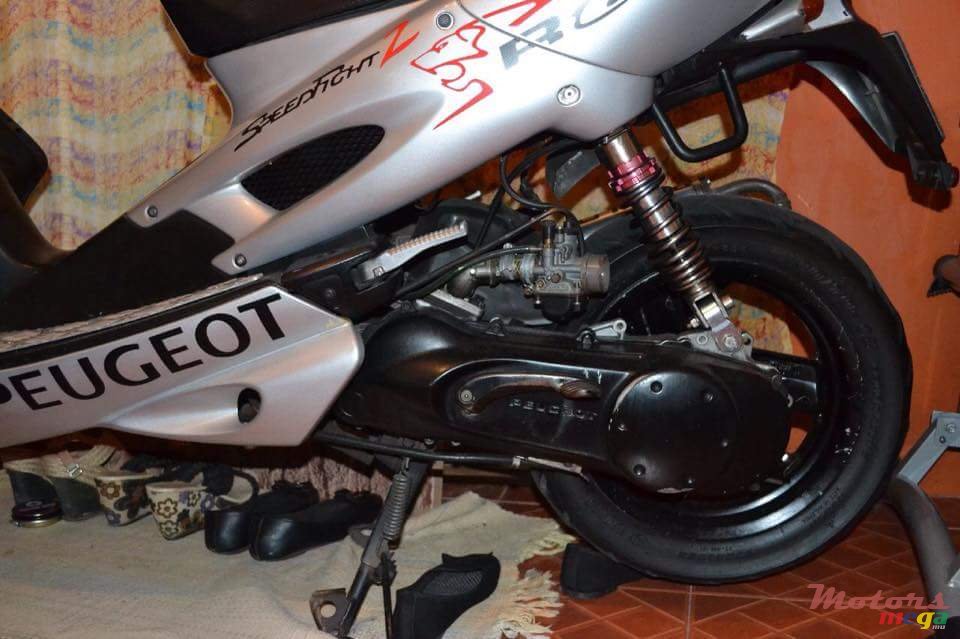 2003' Peugeot 49.9cc photo #3
