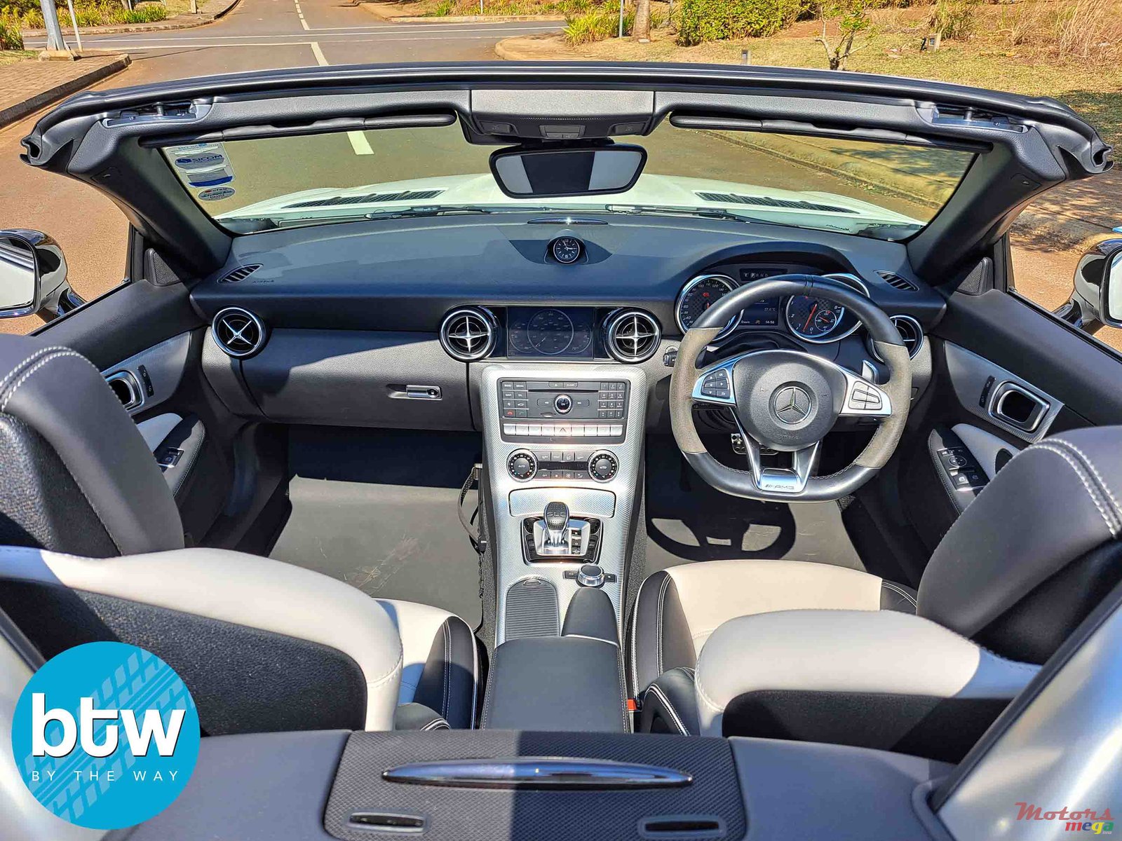 2017' Mercedes-Benz SL-Class photo #6