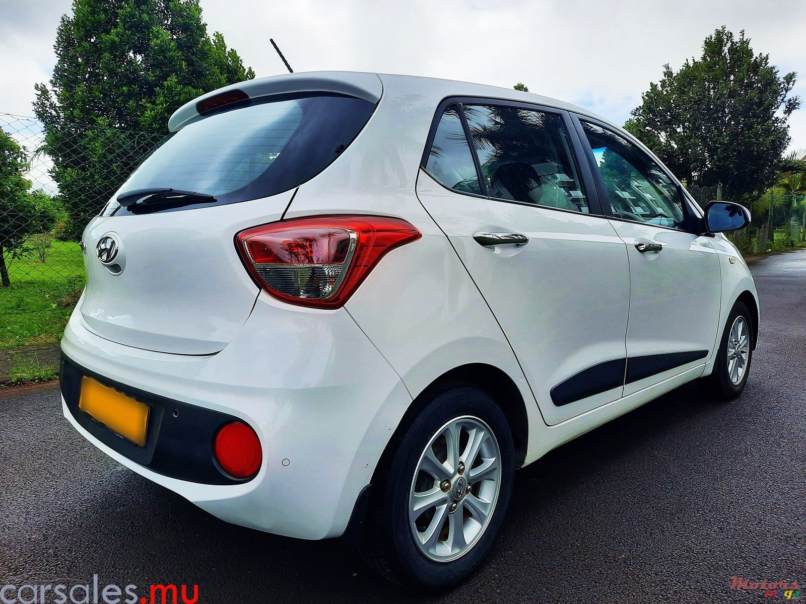 2017' Hyundai i10 1.0 Hatchback photo #4