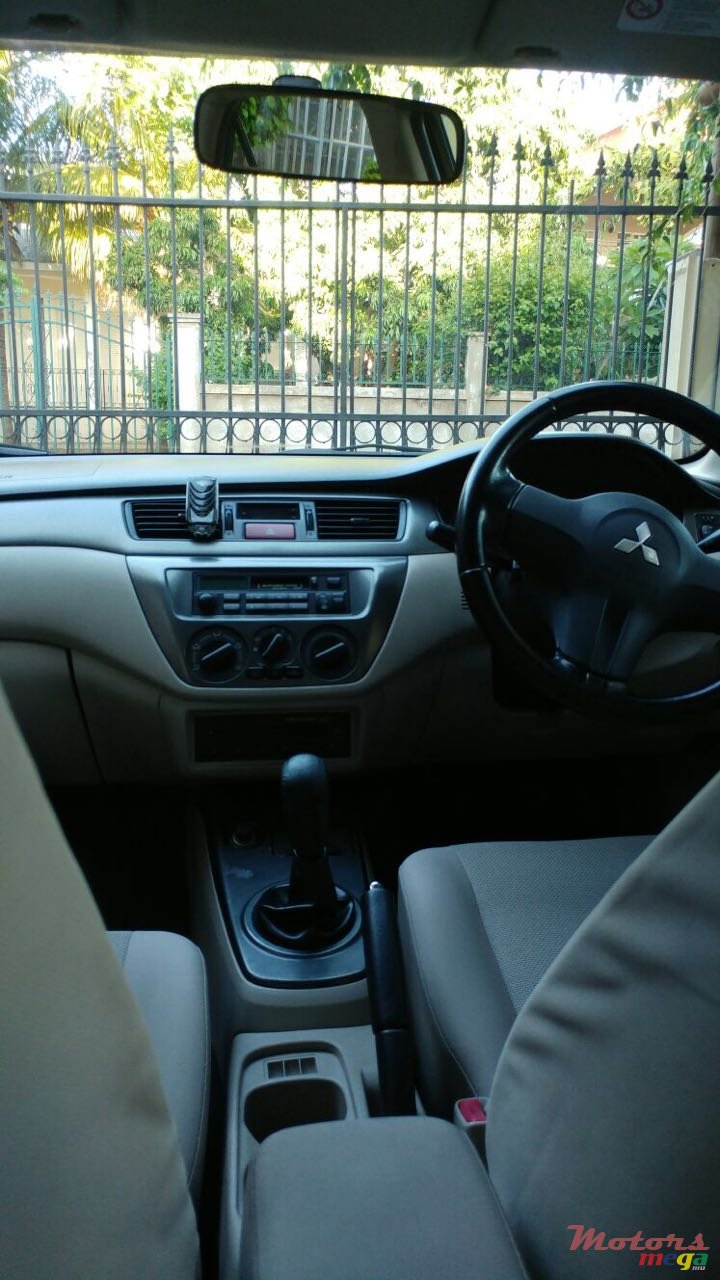 2009' Mitsubishi Lancer photo #5