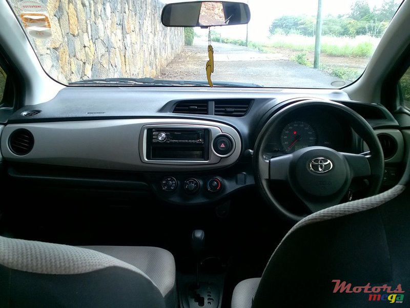 2012' Toyota Vitz photo #4