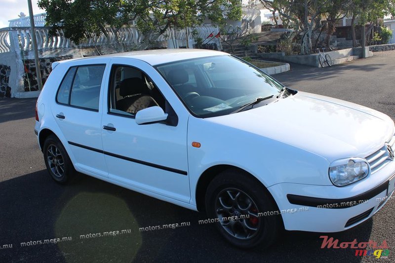 1999' Volkswagen Golf photo #5
