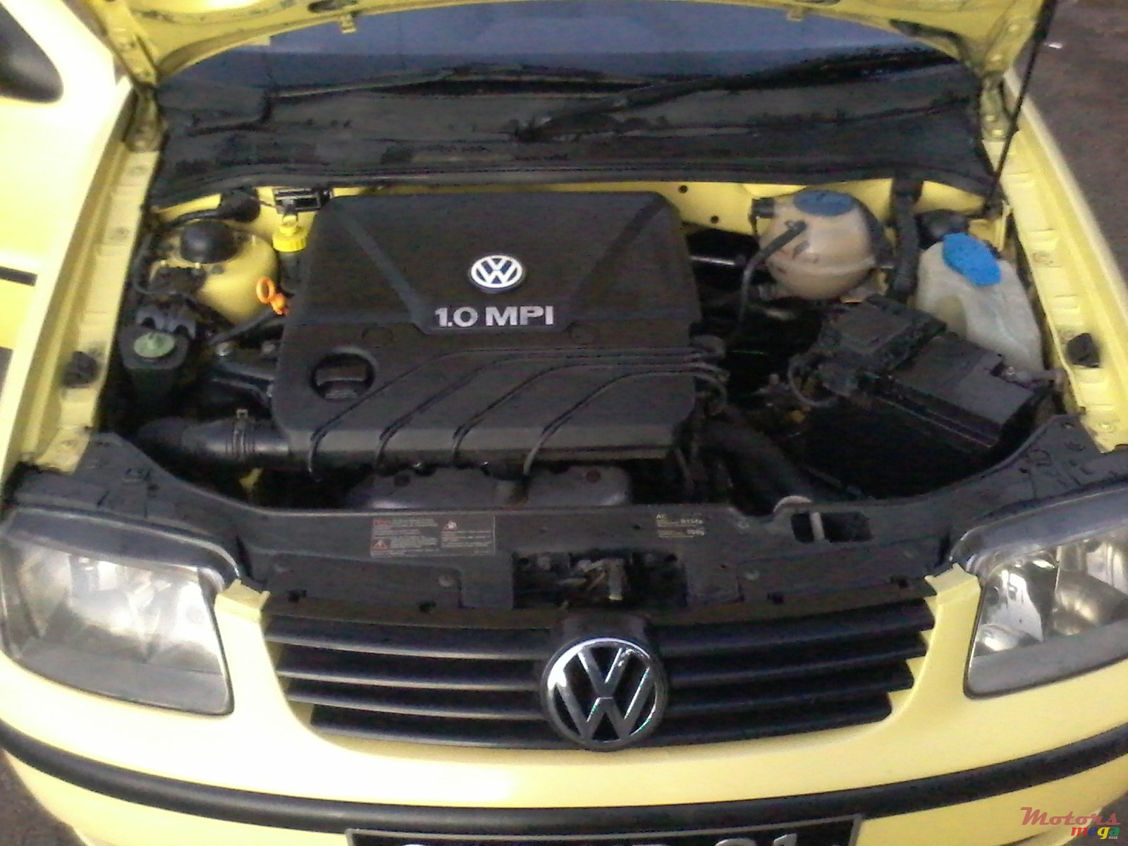 2001' Volkswagen Polo photo #3