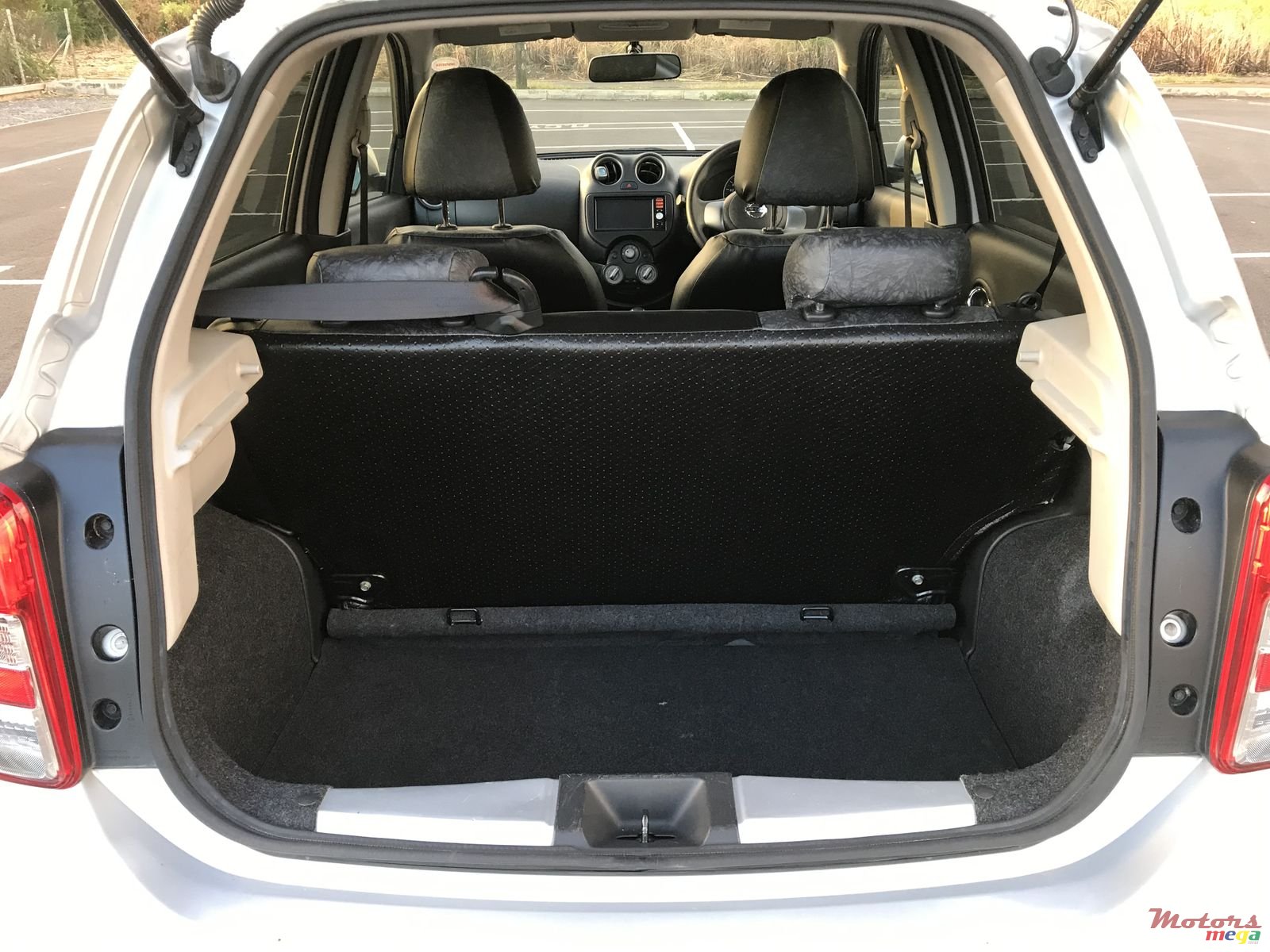 2013' Nissan March photo #6