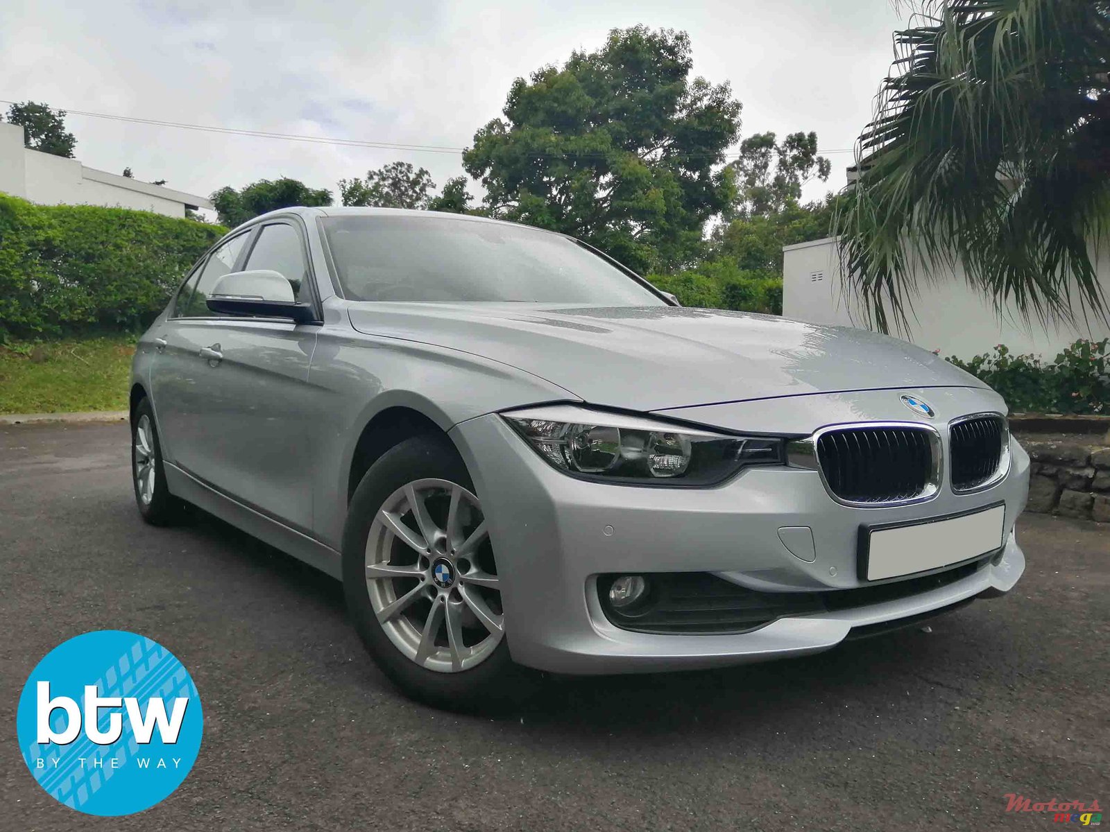 2013' BMW 3 Series photo #1