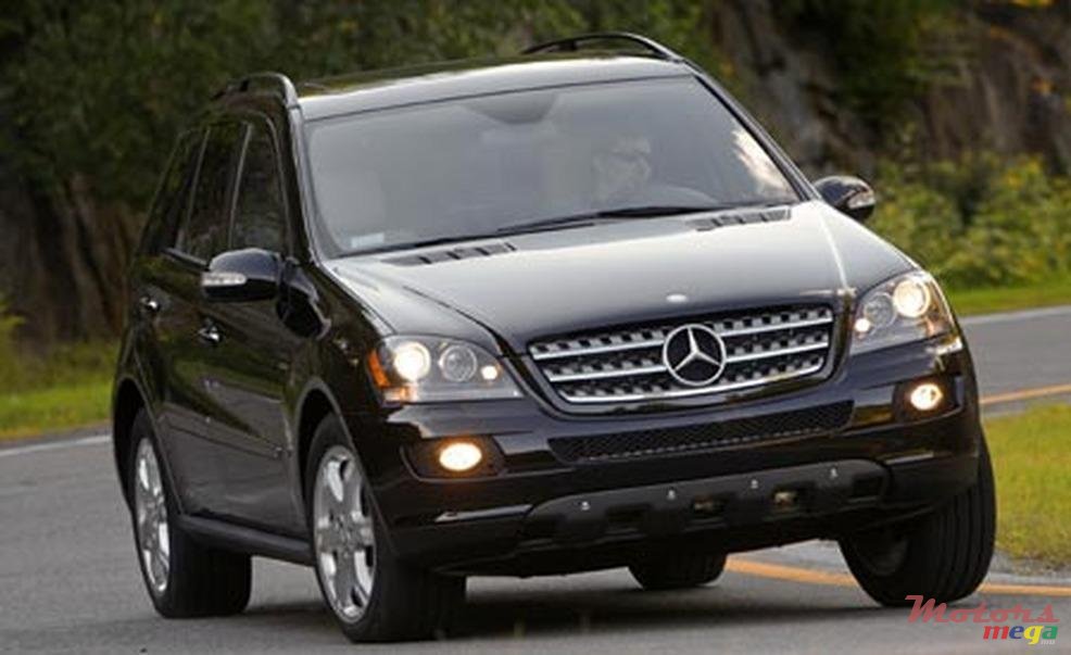 2009' Mercedes-Benz ML 350 photo #1
