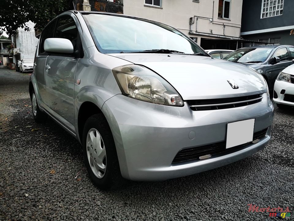 2005' Toyota Passo photo #2