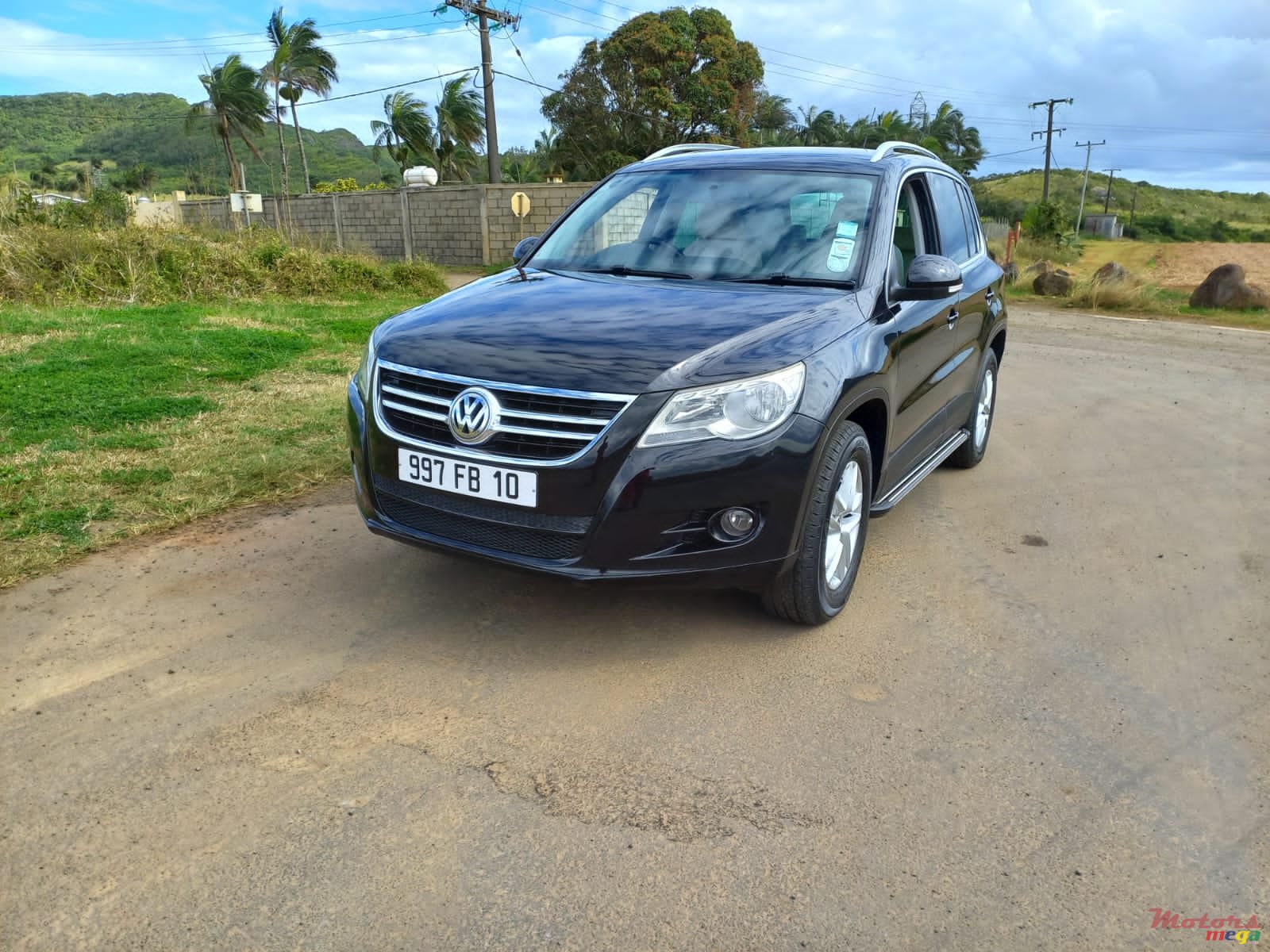 2010' Volkswagen Tiguan photo #6