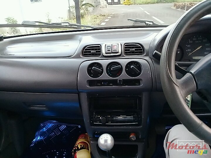 2001' Nissan Micra K11 photo #3