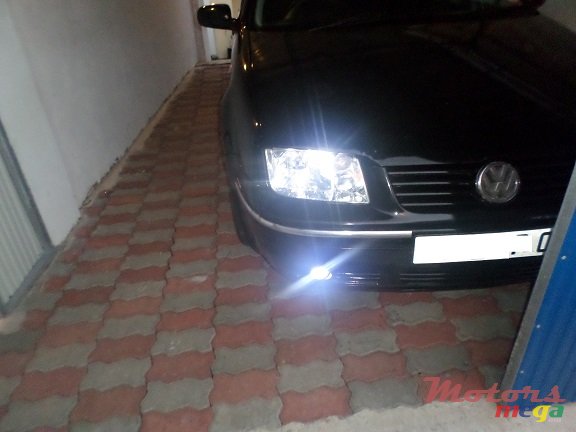 2001' Volkswagen Bora Reconditioned photo #3