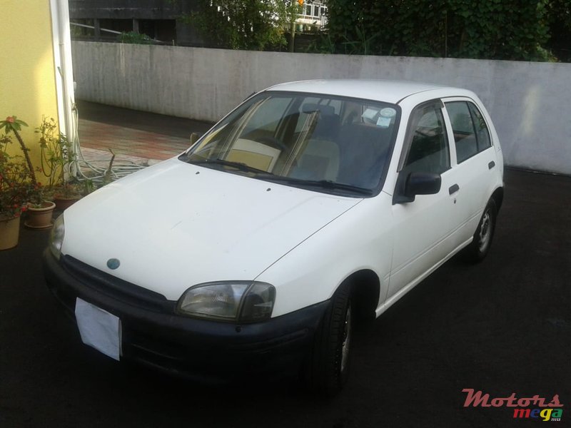 1998' Toyota Starlet photo #1