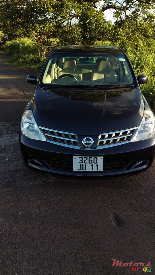 2011' Nissan Tiida photo #5