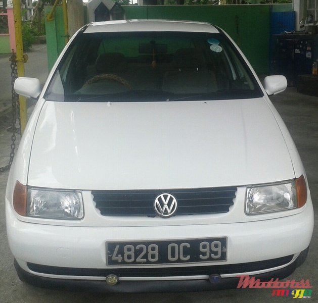 1999' Volkswagen Polo photo #1