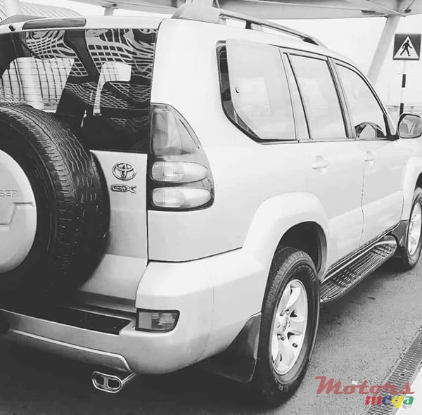 2006' Toyota Land Cruiser Prado 120 photo #3