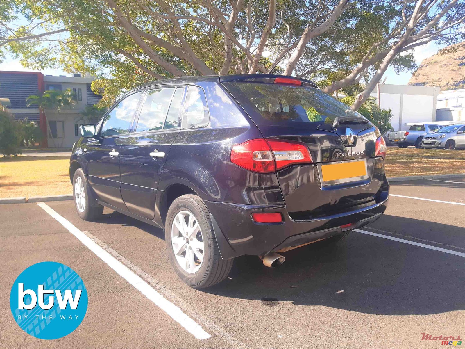 2011' Renault Koleos photo #2