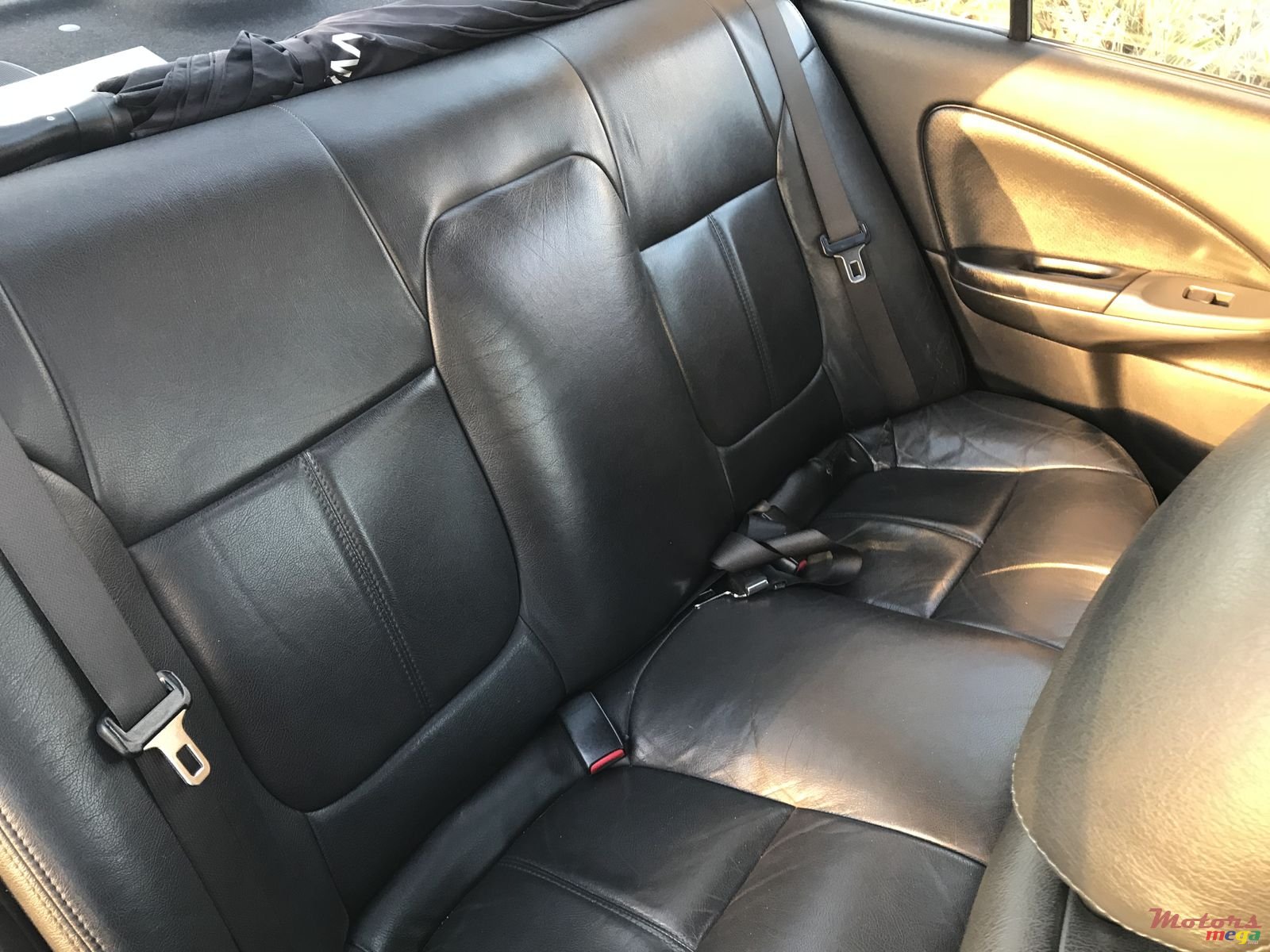 2005' Nissan Sunny photo #2