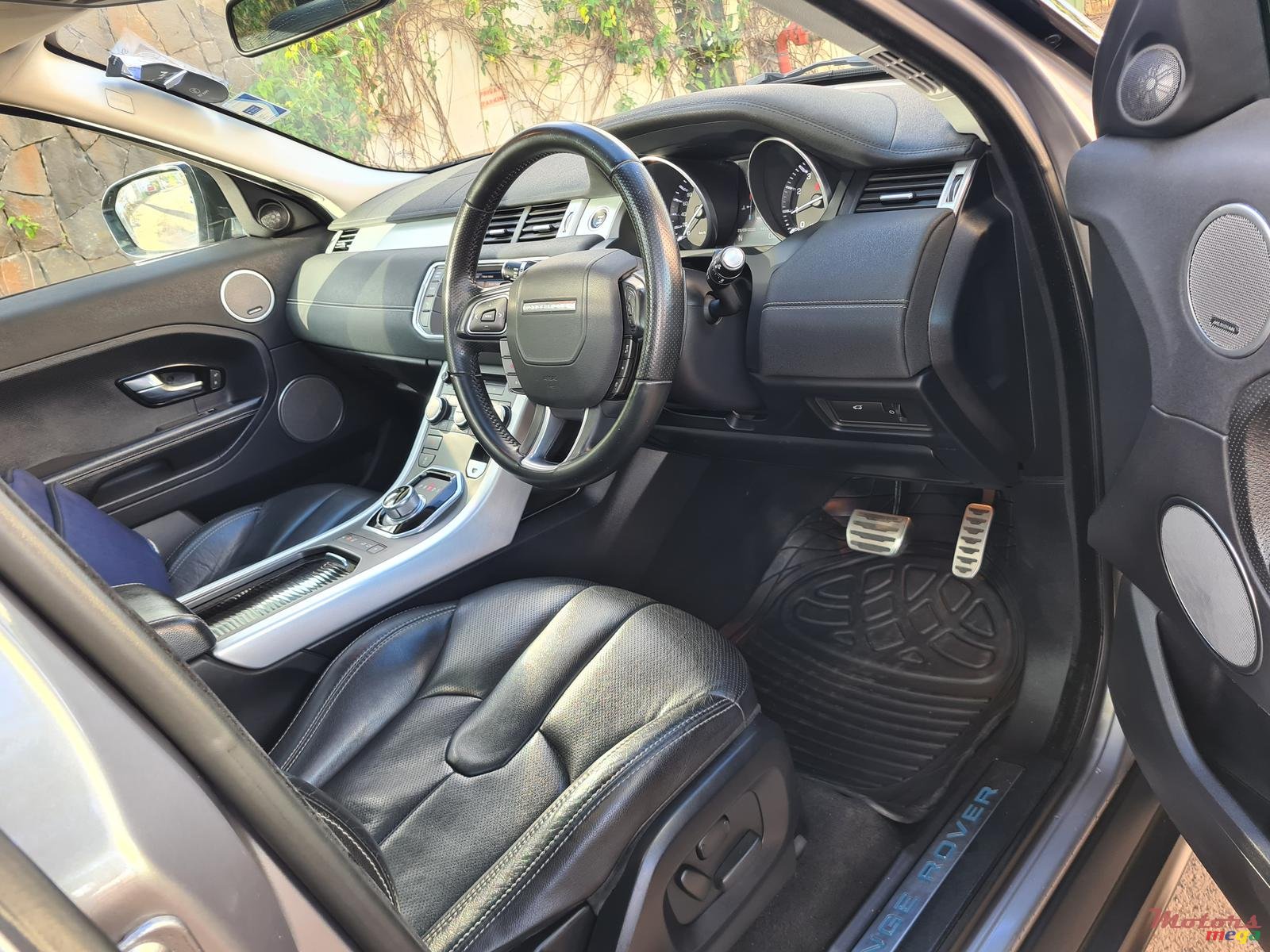 2013' Land Rover Range Rover Evoque Automatic photo #7