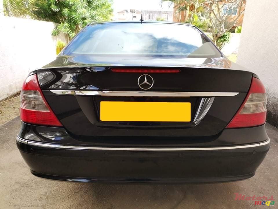 2007' Mercedes-Benz E-Class E200 photo #3