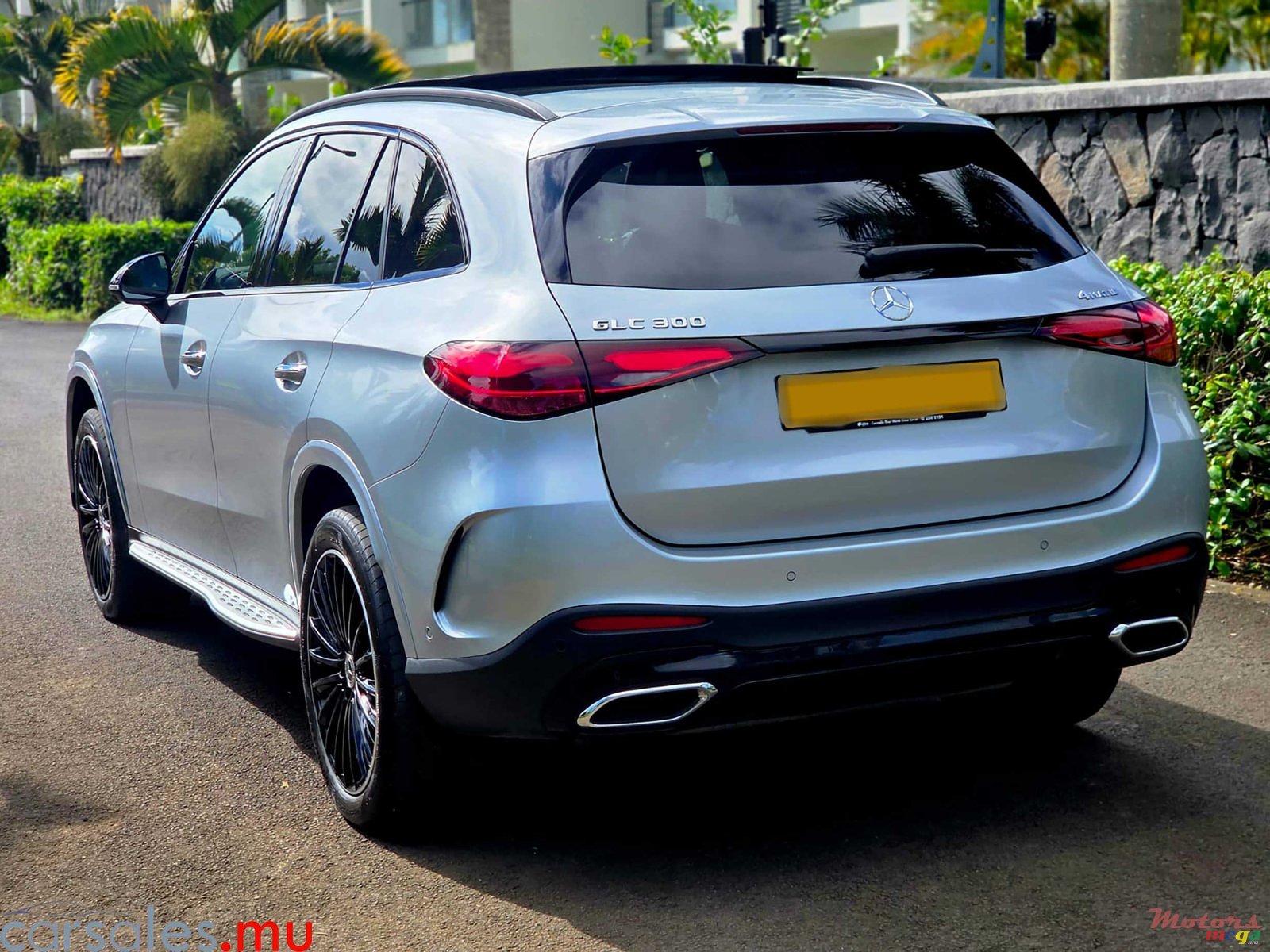 2024' Mercedes-Benz GLC 300 AMG Premium 4Matic Mild Hybrid photo #3