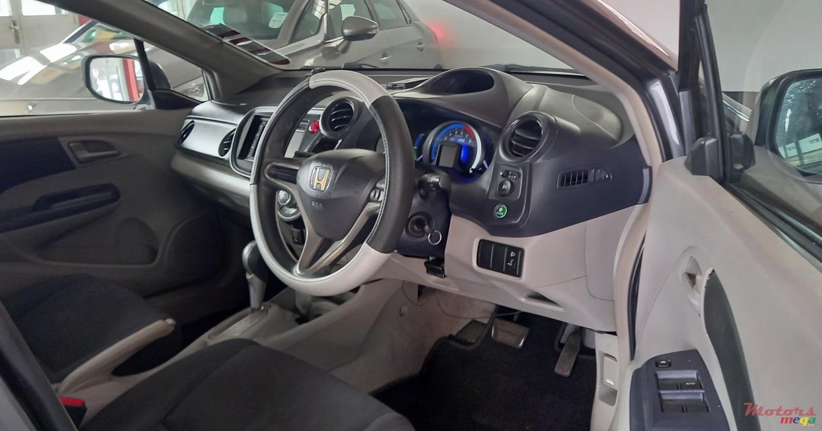 2010' Honda Insight Hybrid photo #5