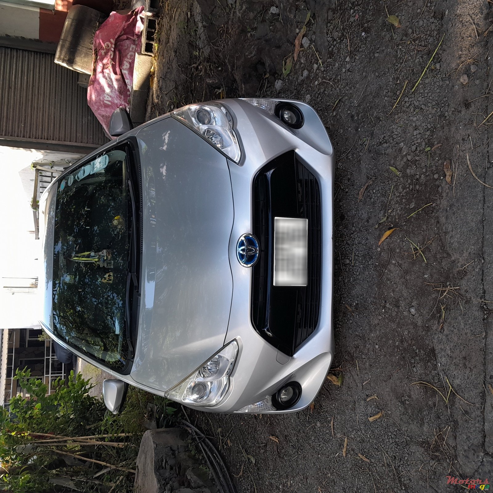 2015' Toyota Aqua Hybrid/Petrol photo #5