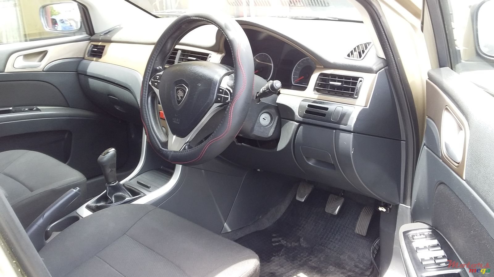 2014' Proton Prevé photo #3