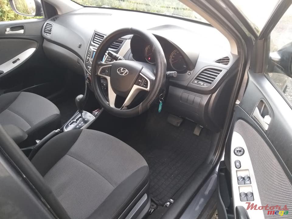 2012' Hyundai Accent 1.4L AUTOMATIC photo #3