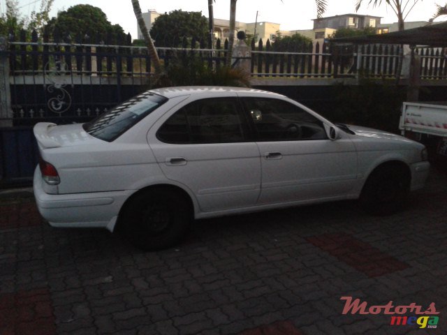 1999' Nissan Sentra photo #2