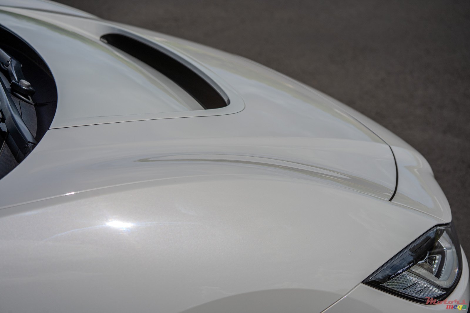 2019' Jaguar I-Pace 400 SE photo #7