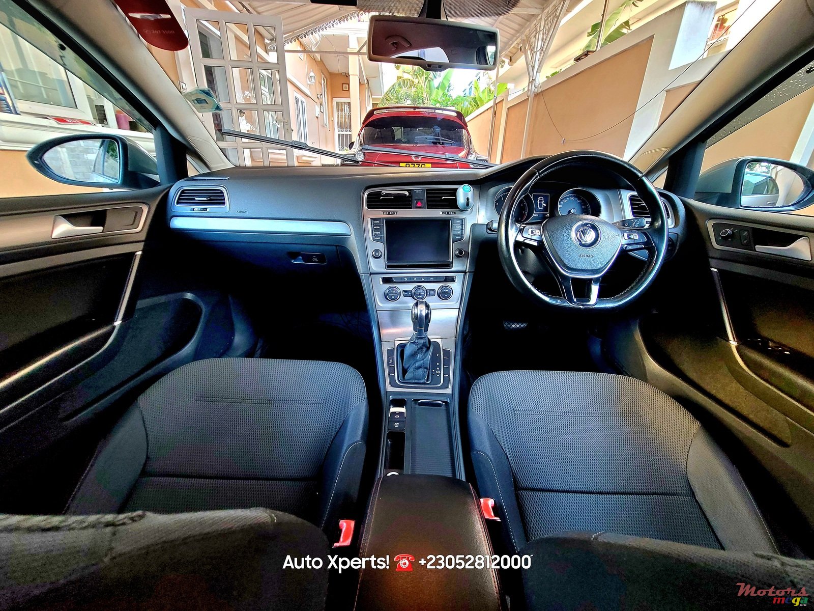 2015' Volkswagen Golf TSi photo #5