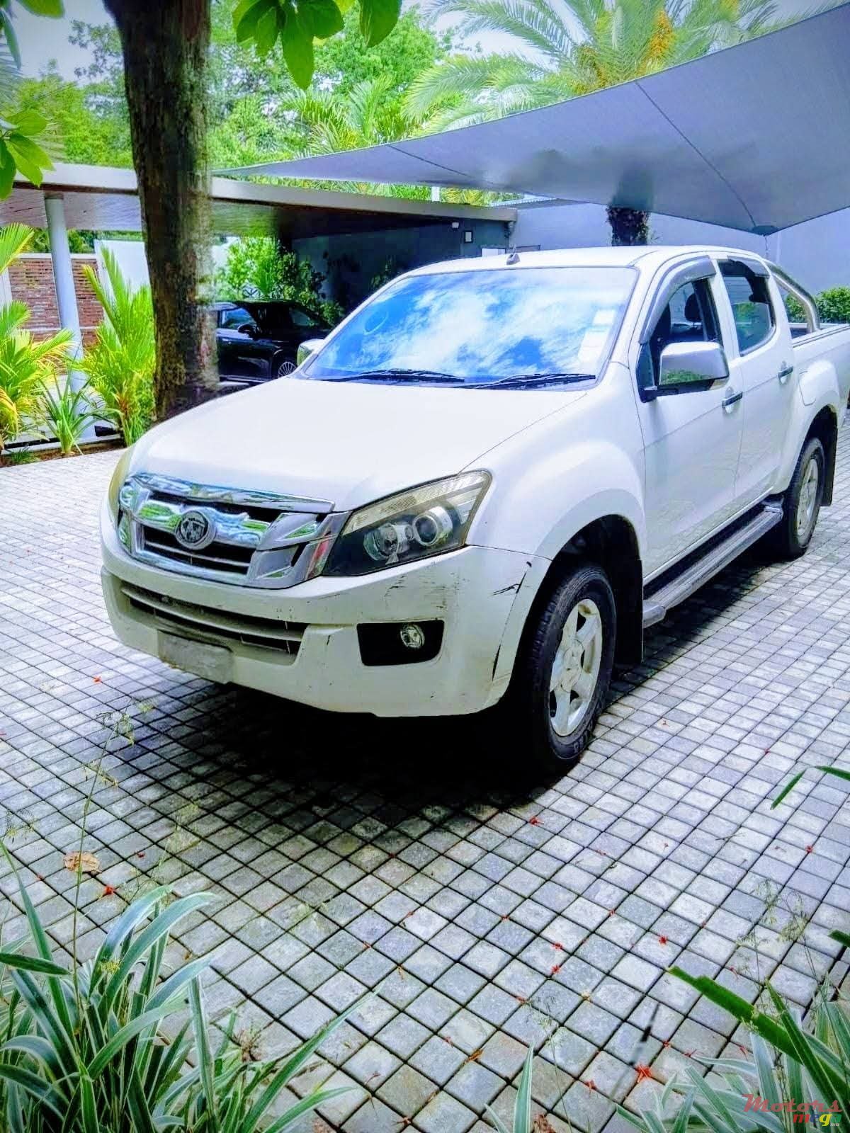 2016' Isuzu KB Series photo #1