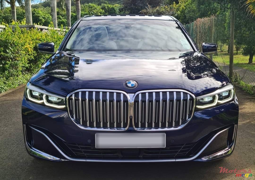 2020' BMW 745 photo #1