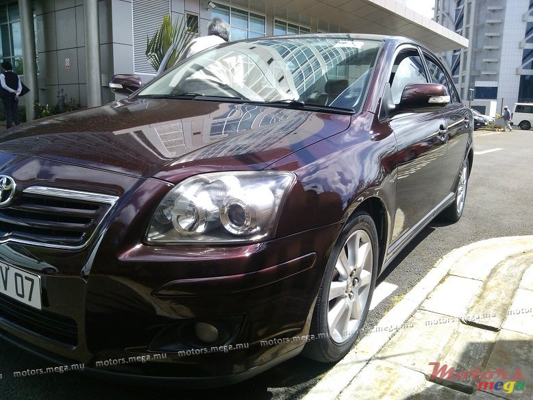 2007' Toyota Avensis photo #1