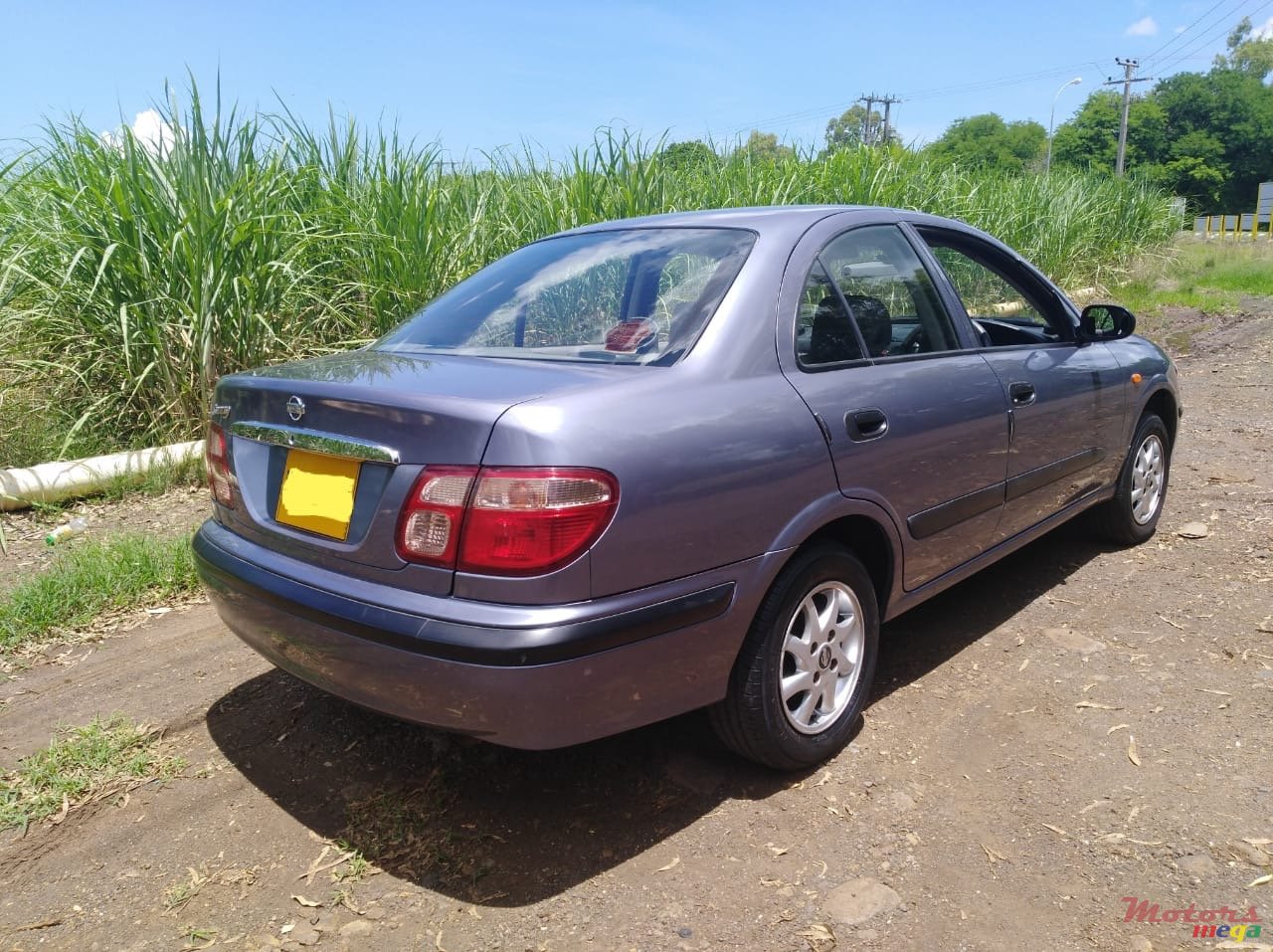 2003' Nissan Sunny photo #1