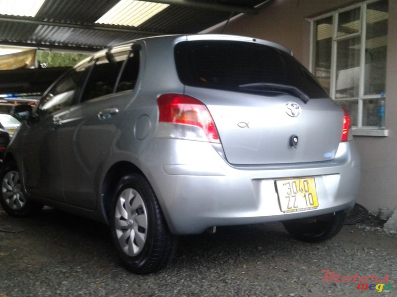 2010' Toyota Vitz photo #4