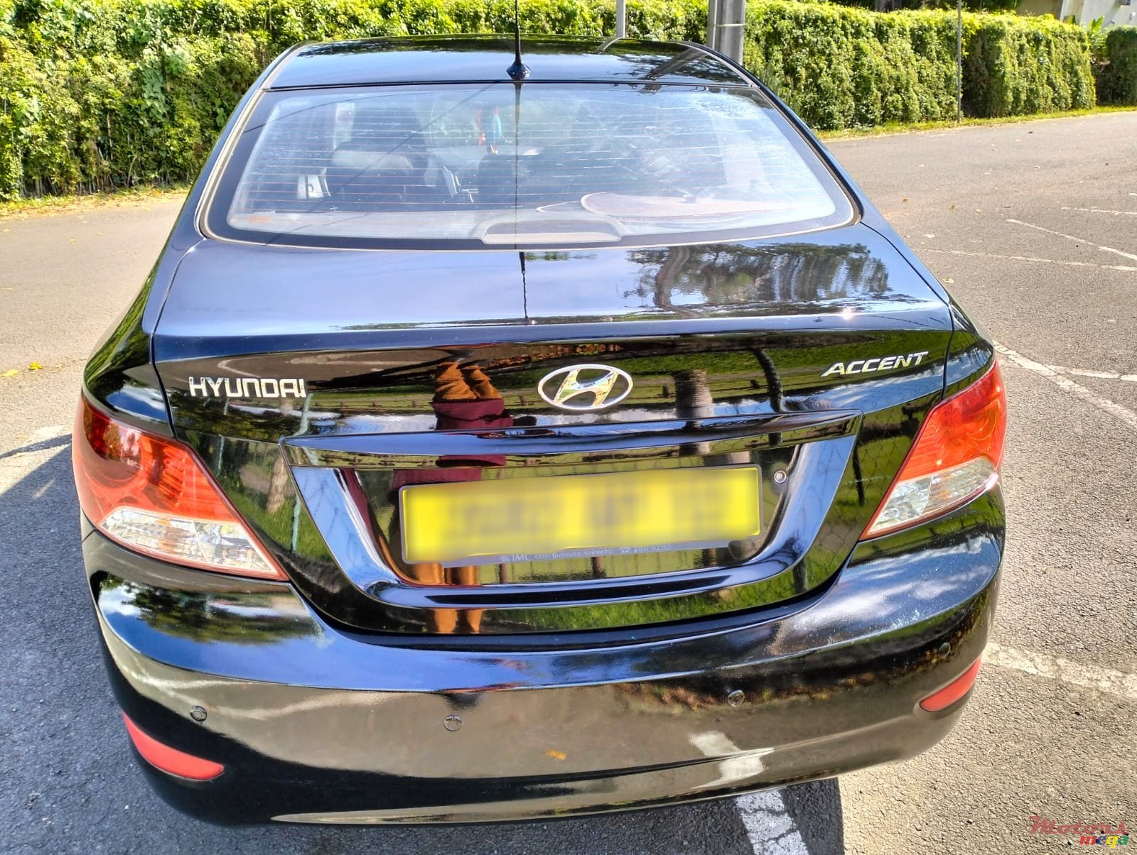 2012' Hyundai Accent photo #3