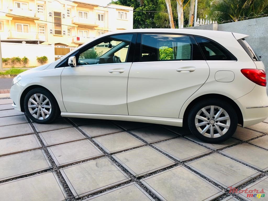 2016' Mercedes-Benz B 200 AMG photo #2