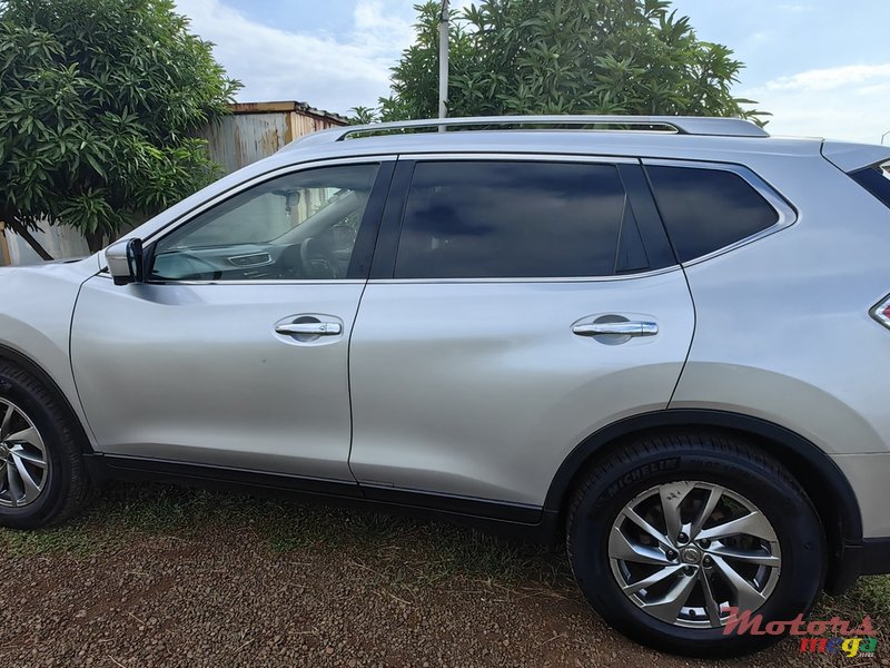 2015' Nissan X-Trail photo #3