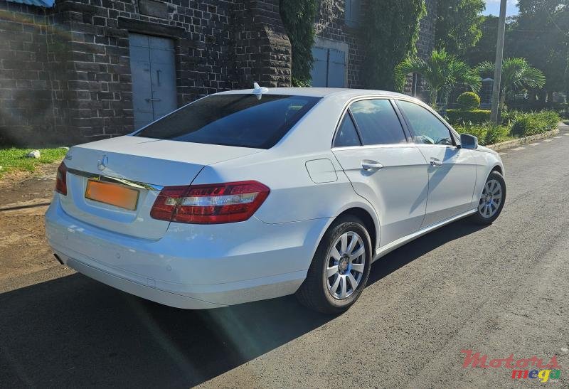 2013' Mercedes-Benz E 250 photo #3