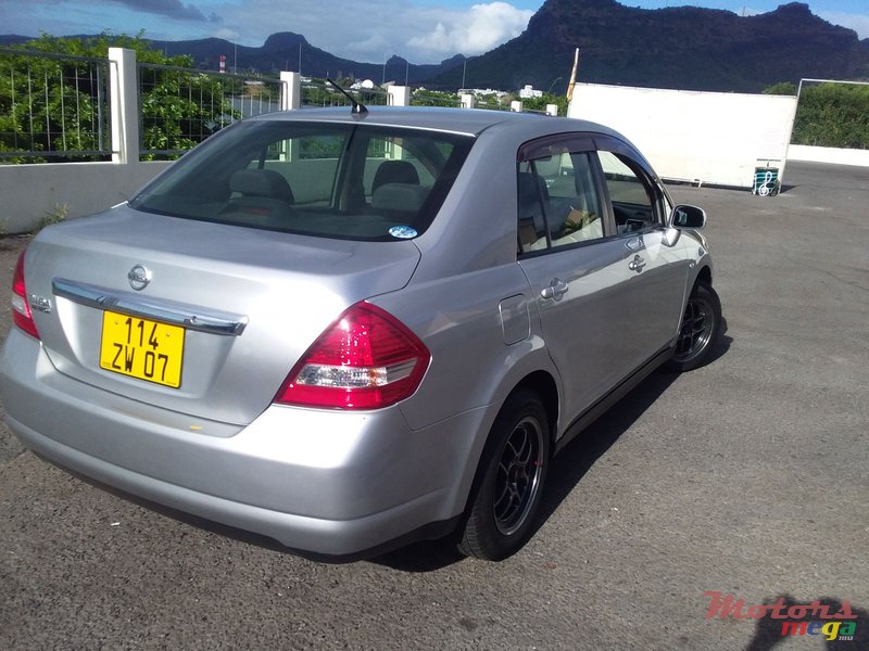 2007' Nissan Tiida photo #1